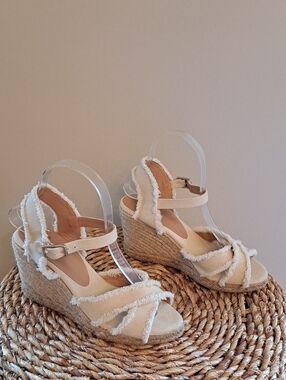 Castaner Womens Luxury Summer Ivory Fringed Canvas Espadrille Wedge Sandals 38‎